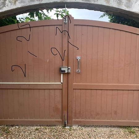 Maison Marylene Possibilite De Louer 2 Chambres Et Un Lit 1Place Supplementaire Ici C'Est Calme Et Simple Entretien Et Petit Dejeuner A Regler Sur Place Vous Gagnez 16 Pour-Cent 吉弗里 外观 照片