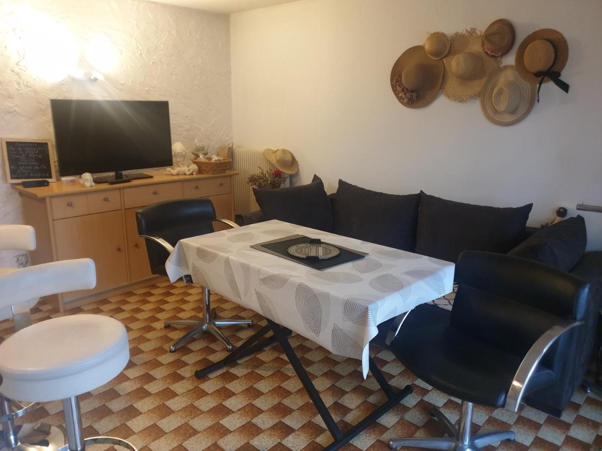 Maison Marylene Possibilite De Louer 2 Chambres Et Un Lit 1Place Supplementaire Ici C'Est Calme Et Simple Entretien Et Petit Dejeuner A Regler Sur Place Vous Gagnez 16 Pour-Cent 吉弗里 外观 照片